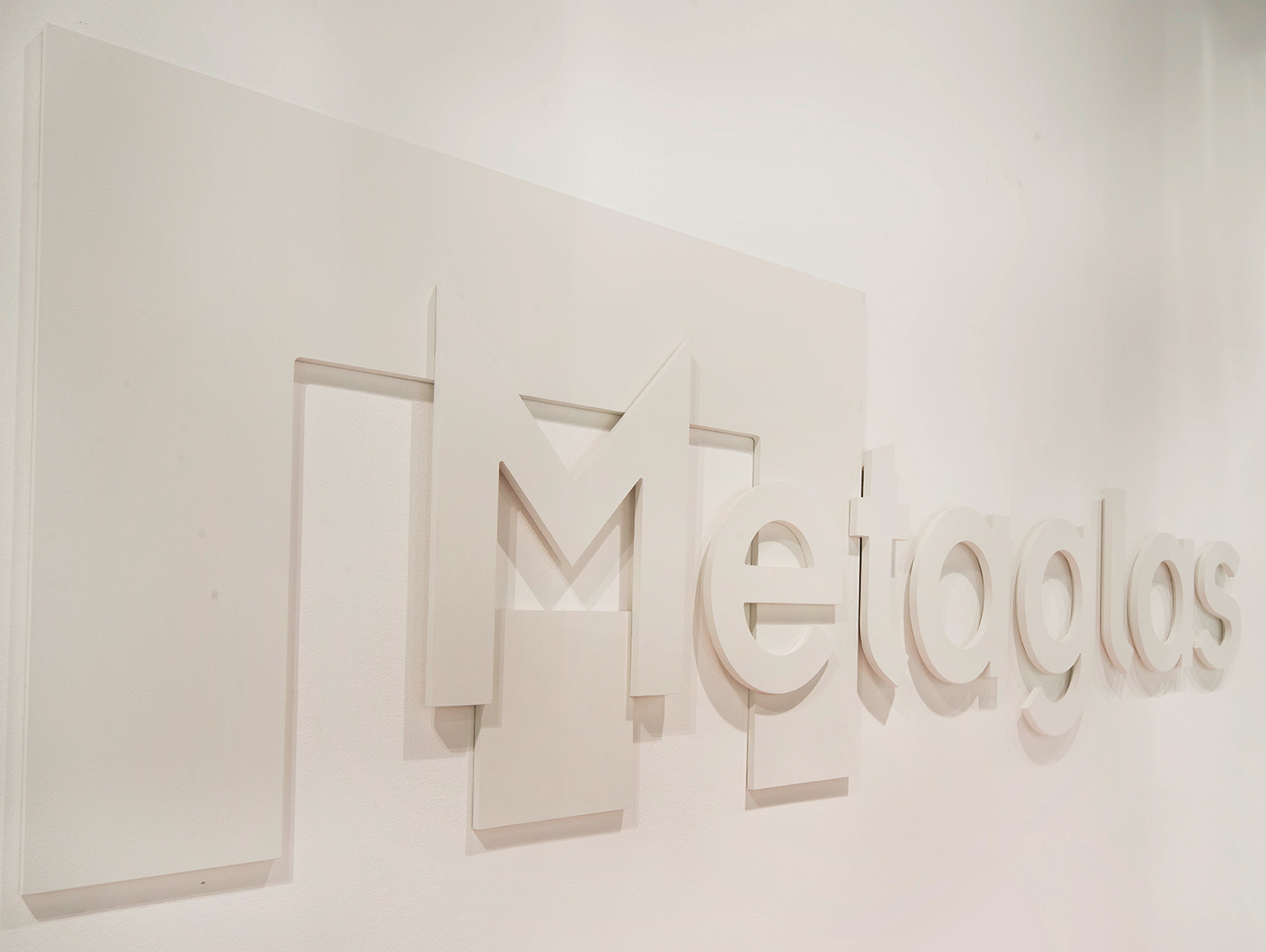 Corporate interior - showroom for Metaglas.