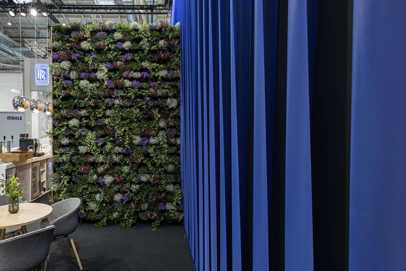 Exhibition Stand for Accelleron at the SMM Trade Show. Design and Standbuilding by Eldee Expo Experts.